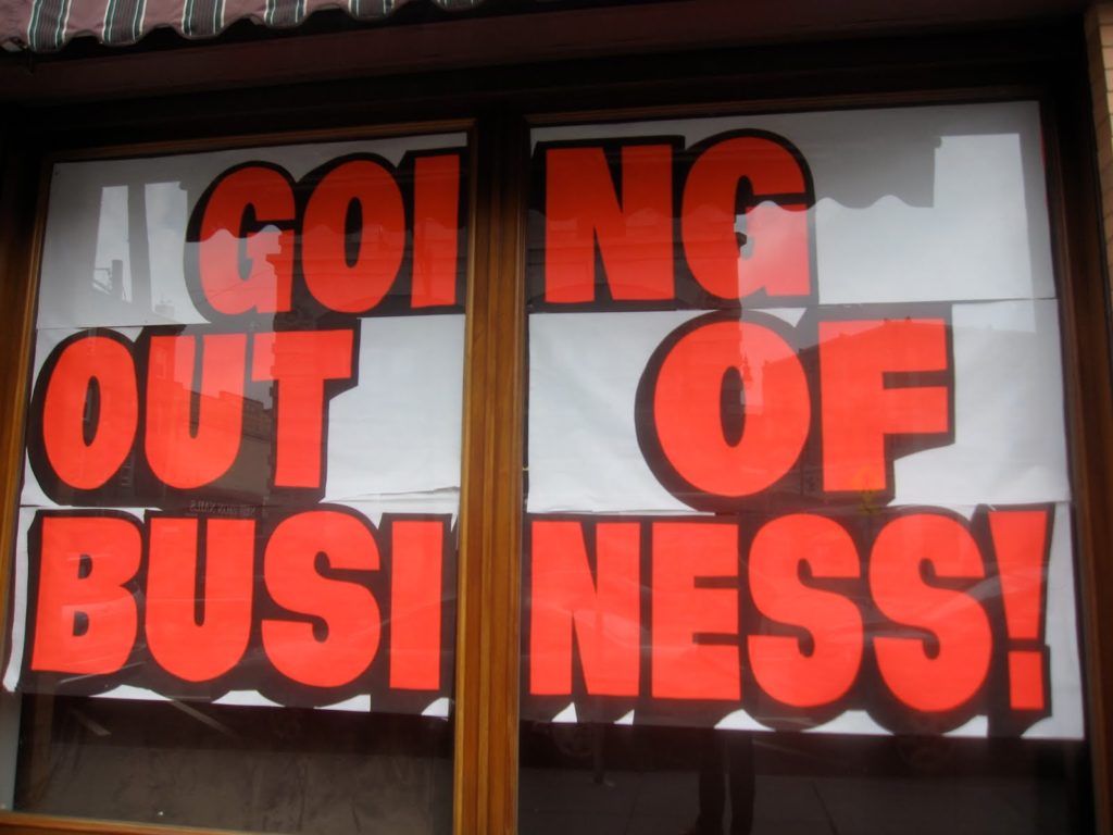 out of business 1024x768 - Ko javnost pogleda stran, neumnosti prihajajo na plan