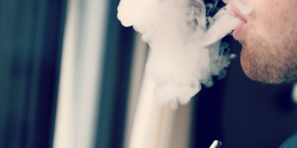 Clearing the Air – Celovit pregled trenutno obstoječih dokazov o škodljivostih in ugodnostih, ki ji prinaša e-cigareta za javno zdravje