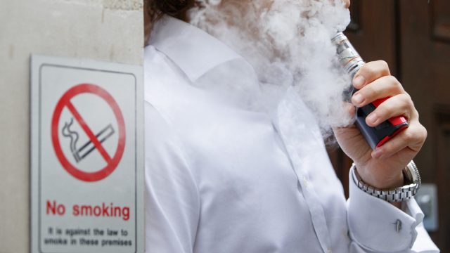 Križarski pohod proti elektronski cigareti je poguben za javno zdravje