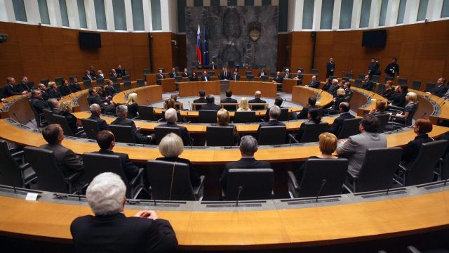 Odprto pismo poslancem DZ o spremembah nove tobačne zakonodaje